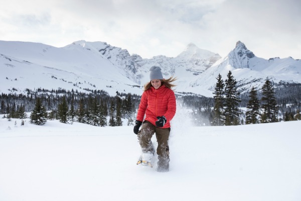8. Snowshoeing_Winter_Icefields Parkway_Credit Line_Destination Canada (2)