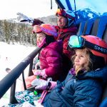 SkiSnowboardFamily_2019_12-2100×1401-18225cb7-ead8-4240-af62-01cef0cabfe7