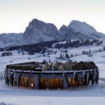 COMO Alpina Dolomites_Alpina Chalet exterior winter